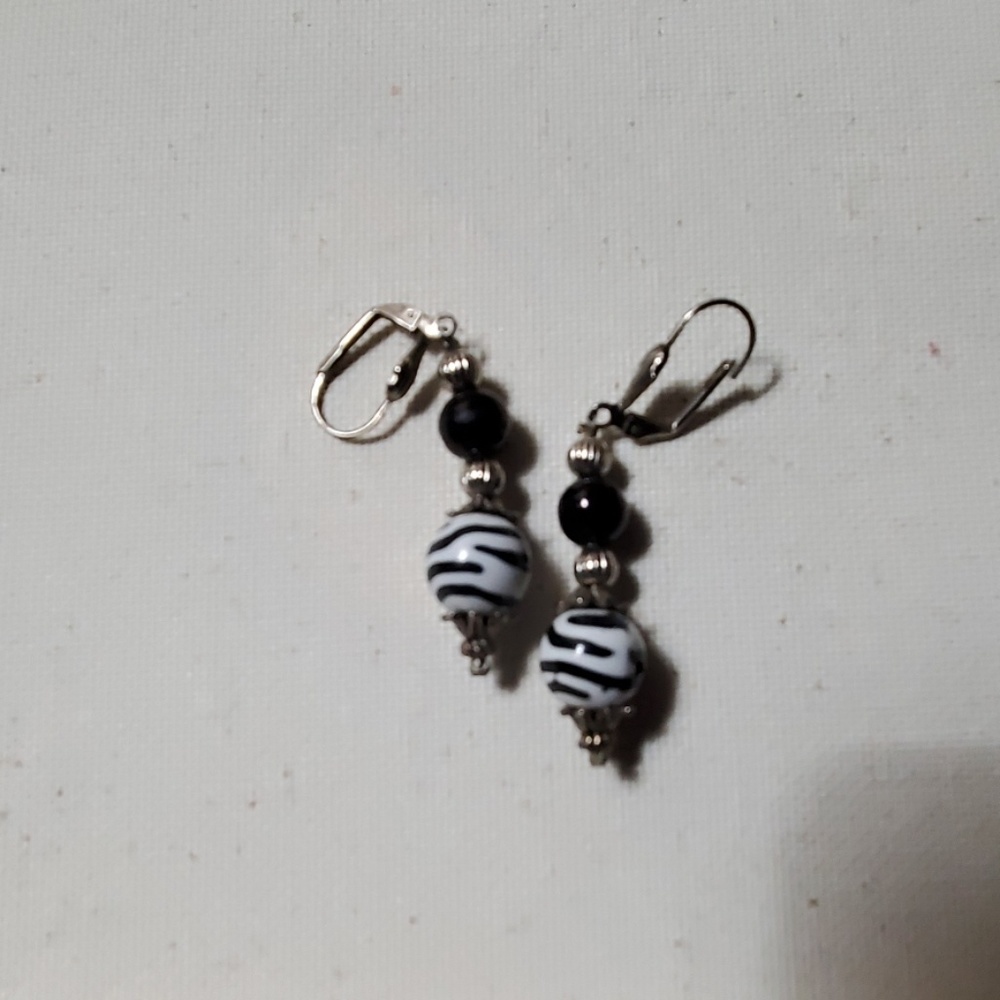 Earrings 🧨🧨bundle and save!